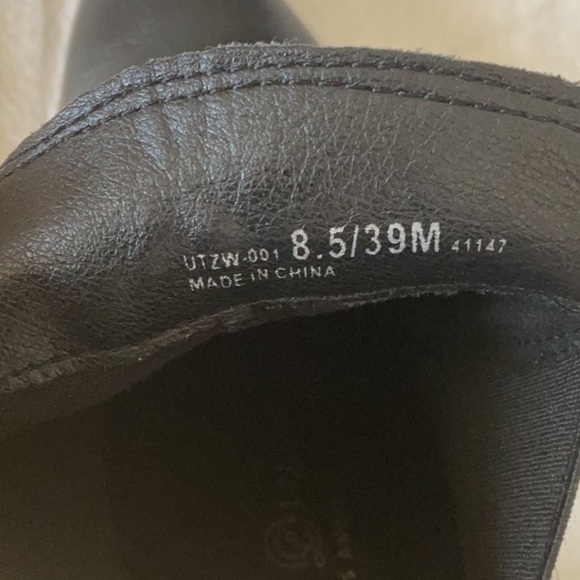 Chinese laundry Women's Black Ankle Boots - Picture 5 of 5